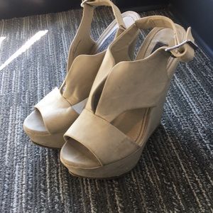 Wedges nude